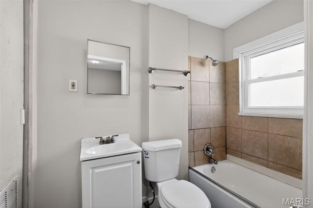 215 Ryan Avenue, St Louis, MO 63135