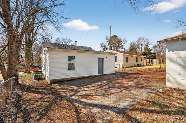 215 Ryan Avenue, St Louis, MO 63135