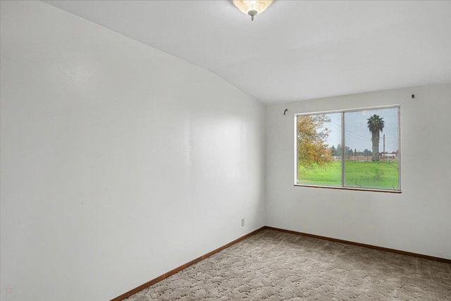2679 Lobo Ave, Merced, CA 95348