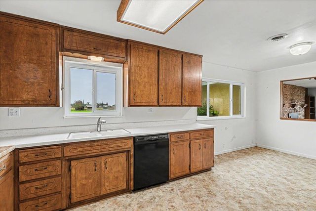 2679 Lobo Ave, Merced, CA 95348