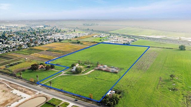 2679 Lobo Ave, Merced, CA 95348
