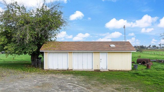 2679 Lobo Ave, Merced, CA 95348