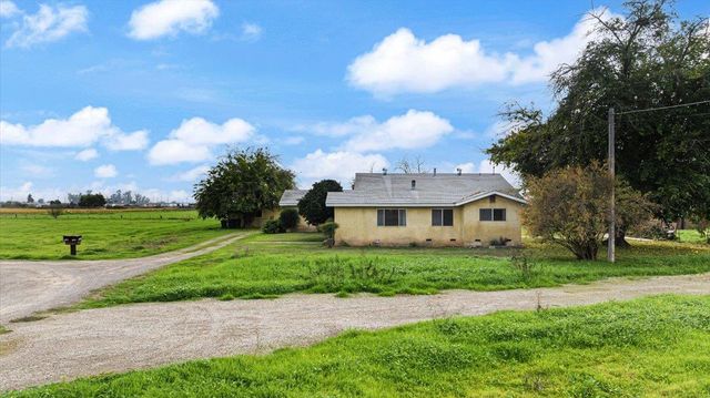 2679 Lobo Ave, Merced, CA 95348