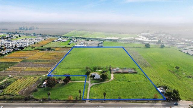 2679 Lobo Ave, Merced, CA 95348