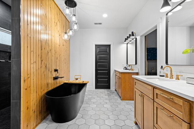 219 Belgian, Gilmer, TX 75645