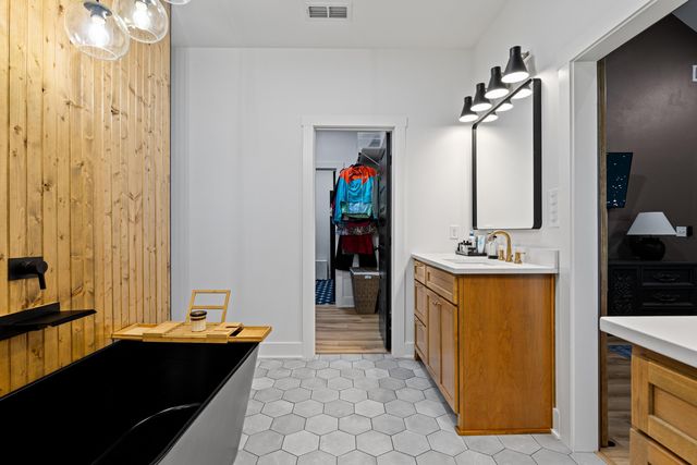 219 Belgian, Gilmer, TX 75645