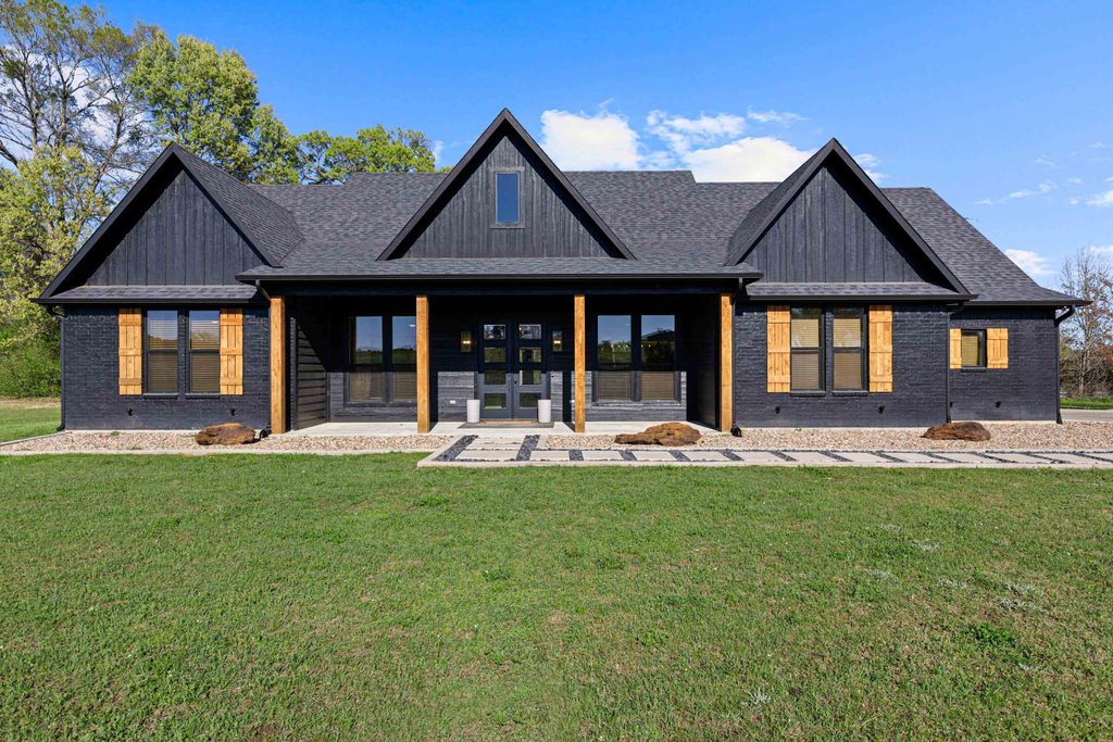 219 Belgian, Gilmer, TX 75645