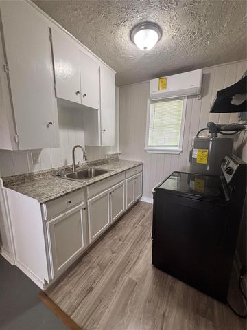 3335 Tuam 4, Houston, TX 77004