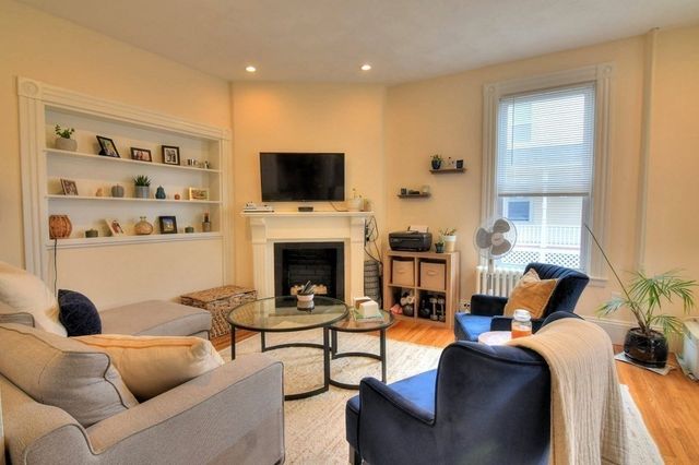 12 Beltran 1, Malden, MA 02148