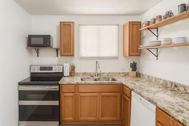 902 E 11th St, Pueblo, CO 81001