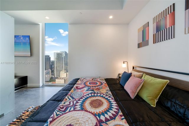 151 SE 1st St 3008, Miami, FL 33131