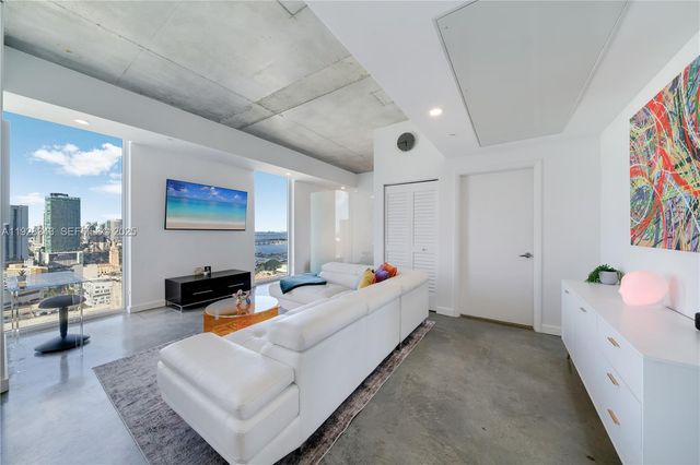 151 SE 1st St 3008, Miami, FL 33131