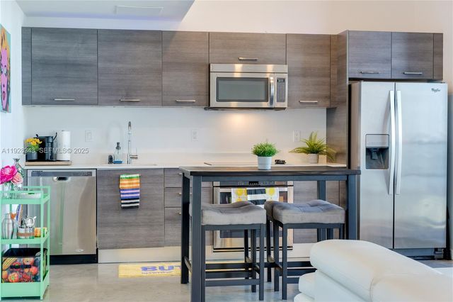 151 SE 1st St 3008, Miami, FL 33131