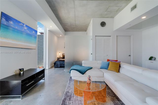 151 SE 1st St 3008, Miami, FL 33131