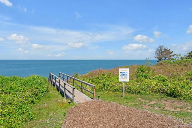 61475 Route 48 A105, Greenport, NY 11944