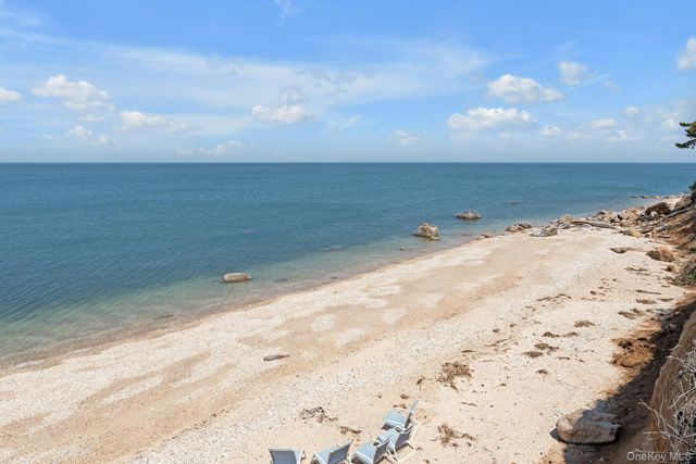 61475 Route 48 A105, Greenport, NY 11944