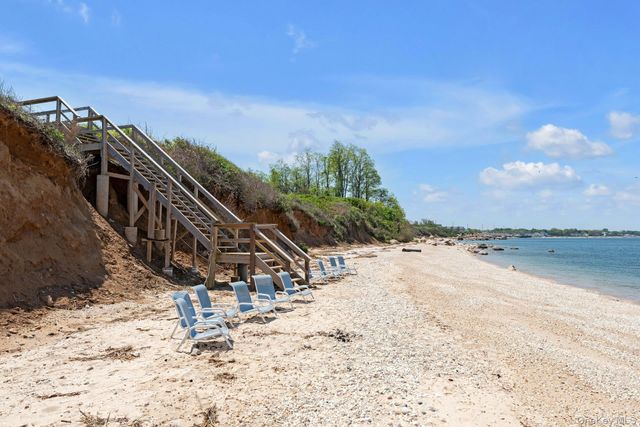 61475 Route 48 A105, Greenport, NY 11944