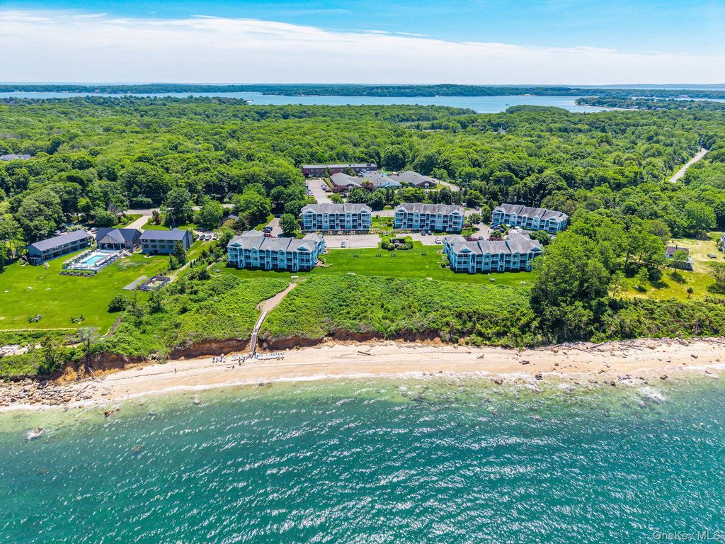 61475 Route 48 A105, Greenport, NY 11944