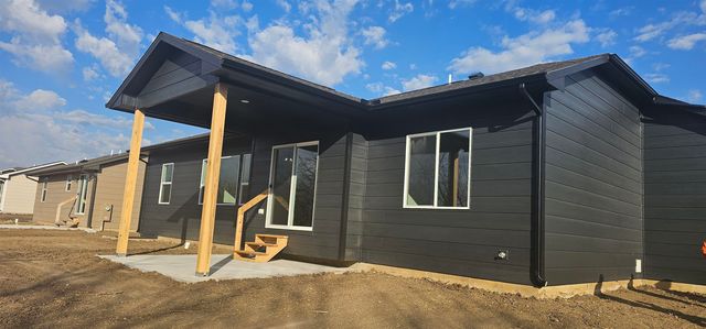 11811 E Mount Vernon Rd, Wichita, KS 67207