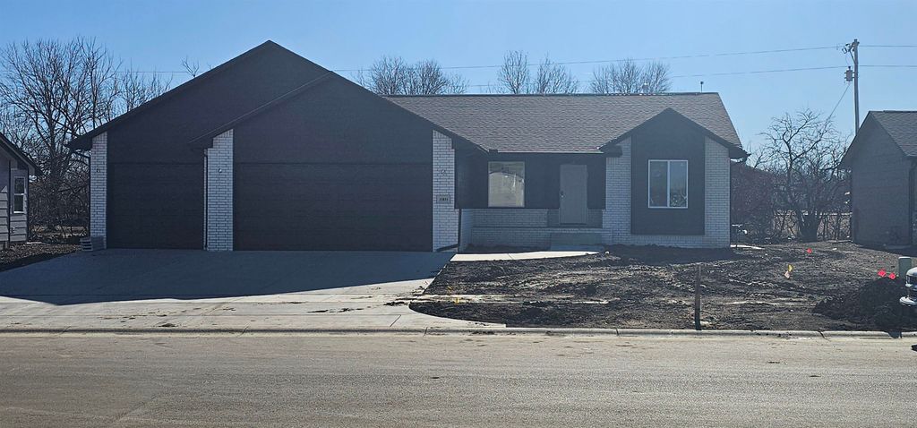 11811 E Mount Vernon Rd, Wichita, KS 67207