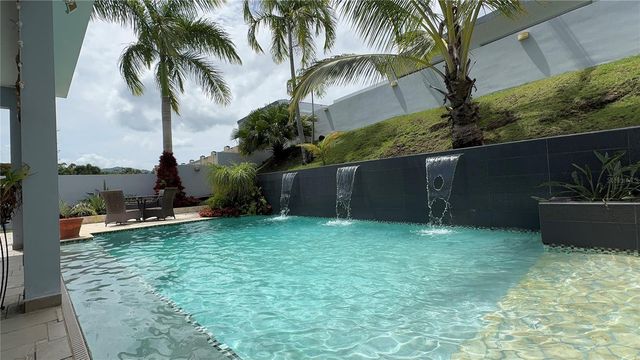 GUAYACAN URB. VISTAS DE RIO GRANDE 2 464, Rio Grande, PR 00745