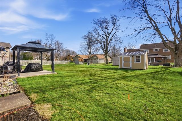 214 Old Carriage Drive, Englewood, OH 45322