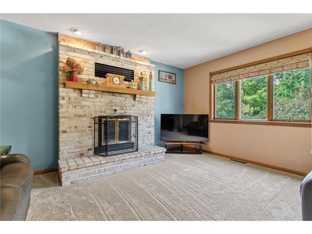 922 Ridge Pass, Hudson, WI 54016