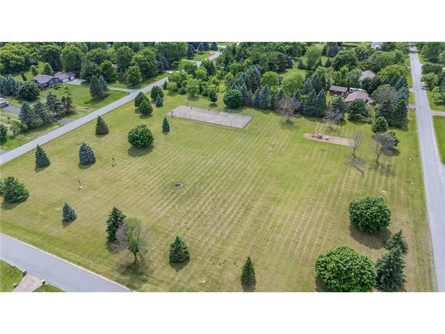 922 Ridge Pass, Hudson, WI 54016