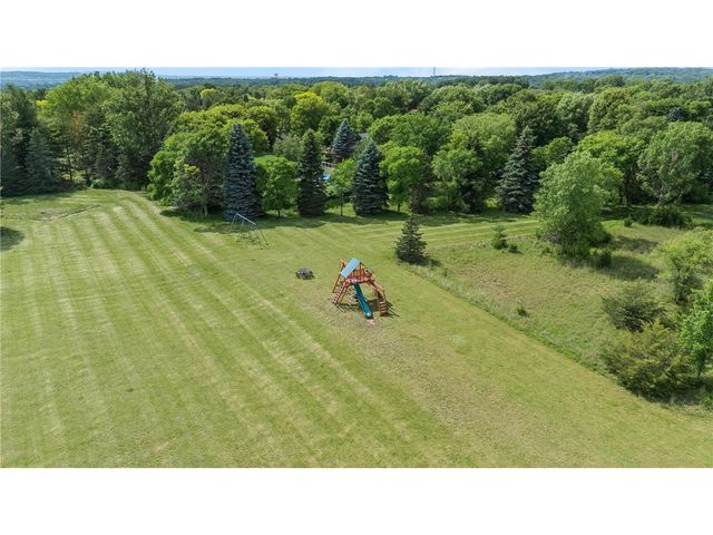 922 Ridge Pass, Hudson, WI 54016