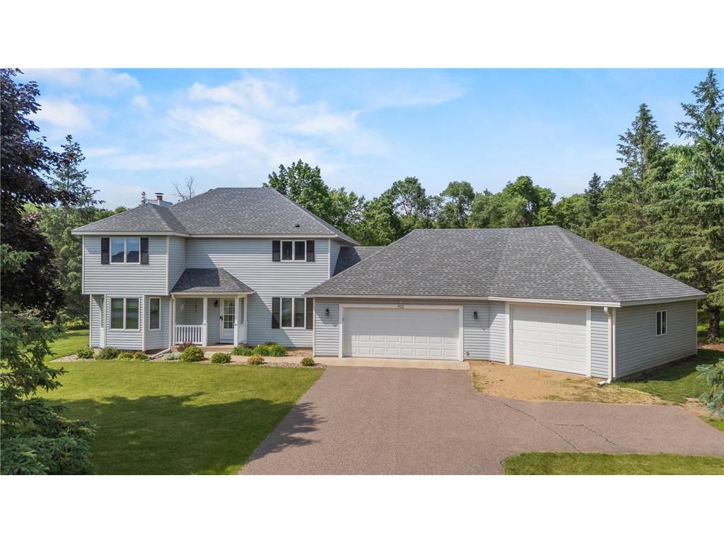 922 Ridge Pass, Hudson, WI 54016