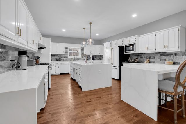 1191 Knights Church Rd, Decherd, TN 37324