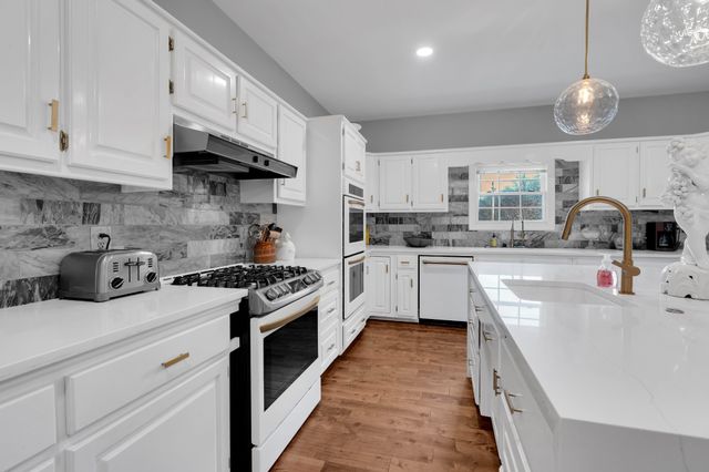 1191 Knights Church Rd, Decherd, TN 37324