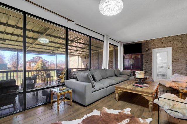 1191 Knights Church Rd, Decherd, TN 37324