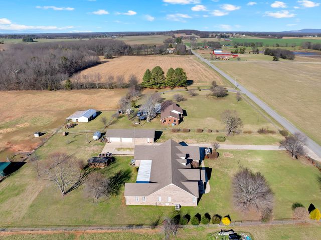 1191 Knights Church Rd, Decherd, TN 37324