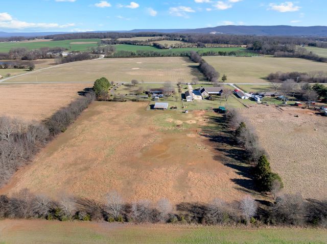 1191 Knights Church Rd, Decherd, TN 37324