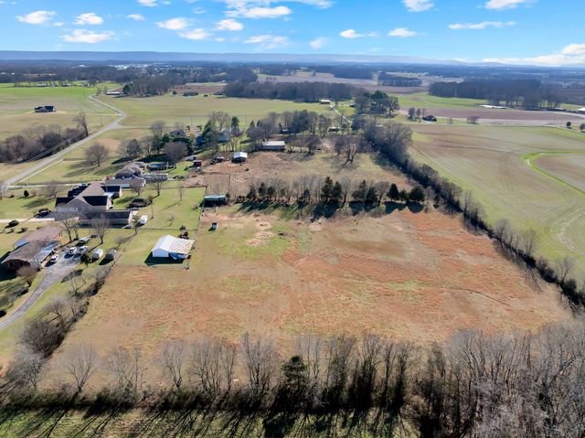 1191 Knights Church Rd, Decherd, TN 37324