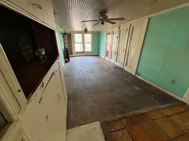 403 E Kenedy Ave, Kingsville, TX 78363