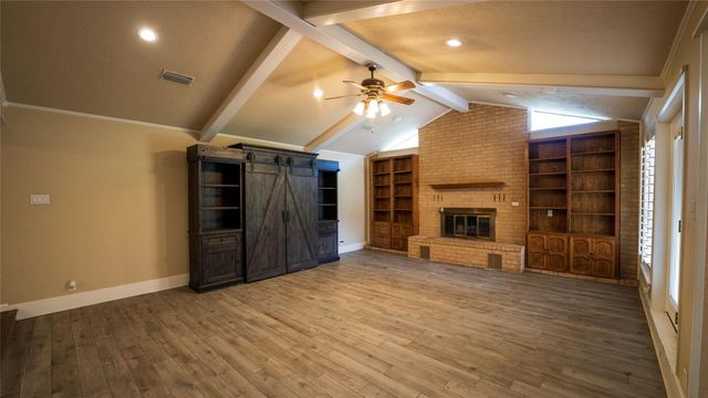 2105 Yokley RD, Rockdale, TX 76567