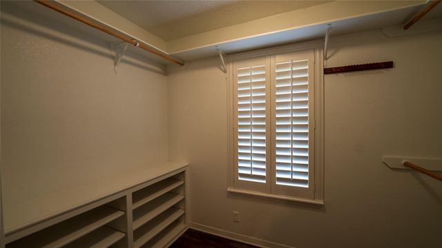 2105 Yokley RD, Rockdale, TX 76567