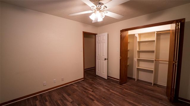 2105 Yokley RD, Rockdale, TX 76567