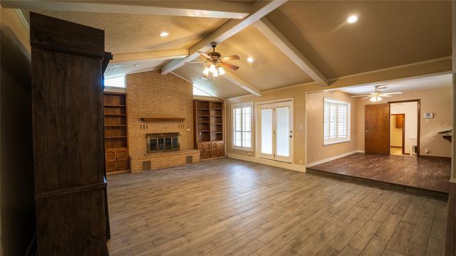 2105 Yokley RD, Rockdale, TX 76567