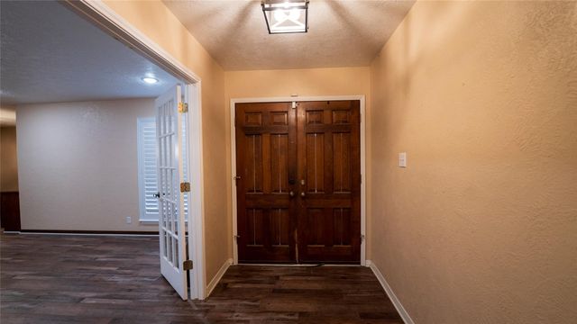 2105 Yokley RD, Rockdale, TX 76567