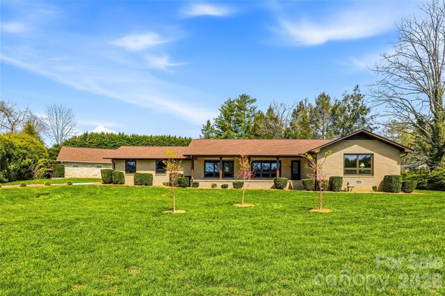 910 Rutledge Annex, Hendersonville, NC 28739