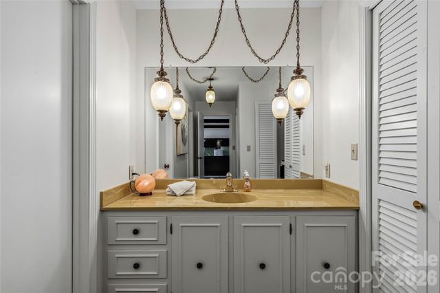 910 Rutledge Annex, Hendersonville, NC 28739