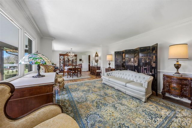 910 Rutledge Annex, Hendersonville, NC 28739