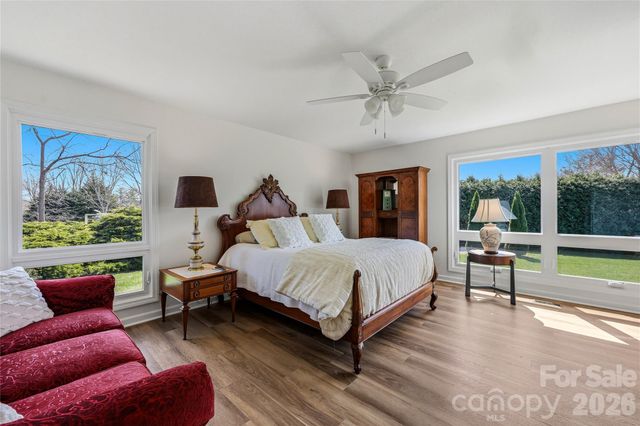 910 Rutledge Annex, Hendersonville, NC 28739