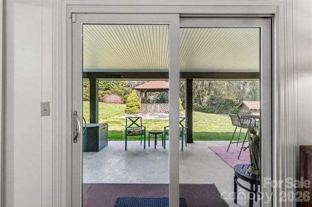 910 Rutledge Annex, Hendersonville, NC 28739