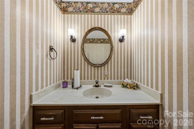 910 Rutledge Annex, Hendersonville, NC 28739