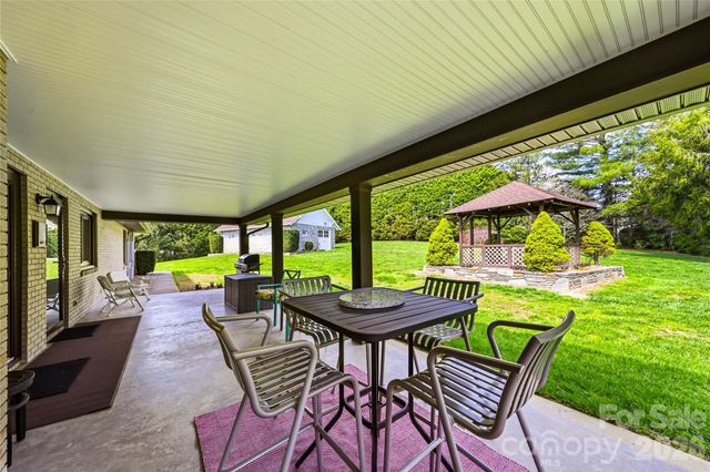 910 Rutledge Annex, Hendersonville, NC 28739