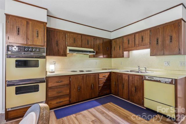 910 Rutledge Annex, Hendersonville, NC 28739